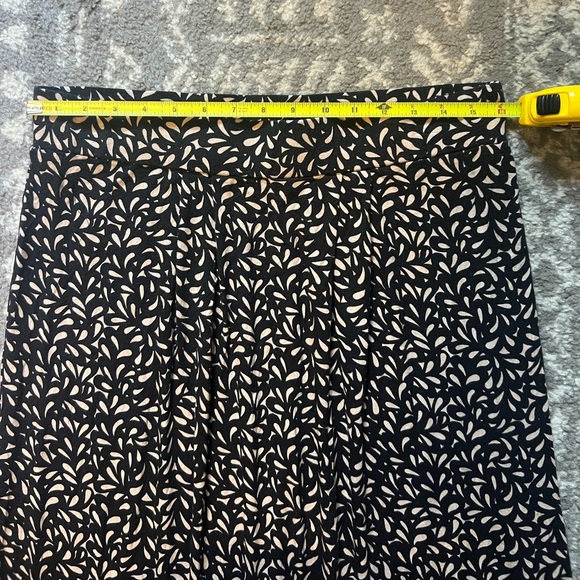 Dana Buchman Chic Black and Cream Maxi Skirt size L (i110) - Picture 2 of 8